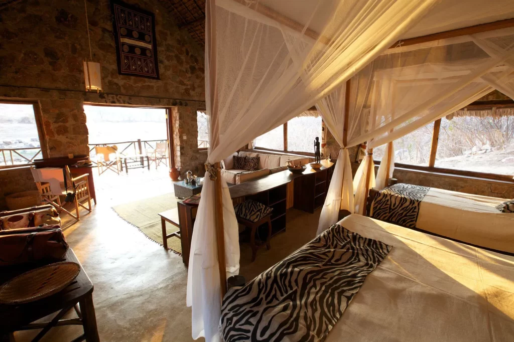 Ruaha River Lodge 01